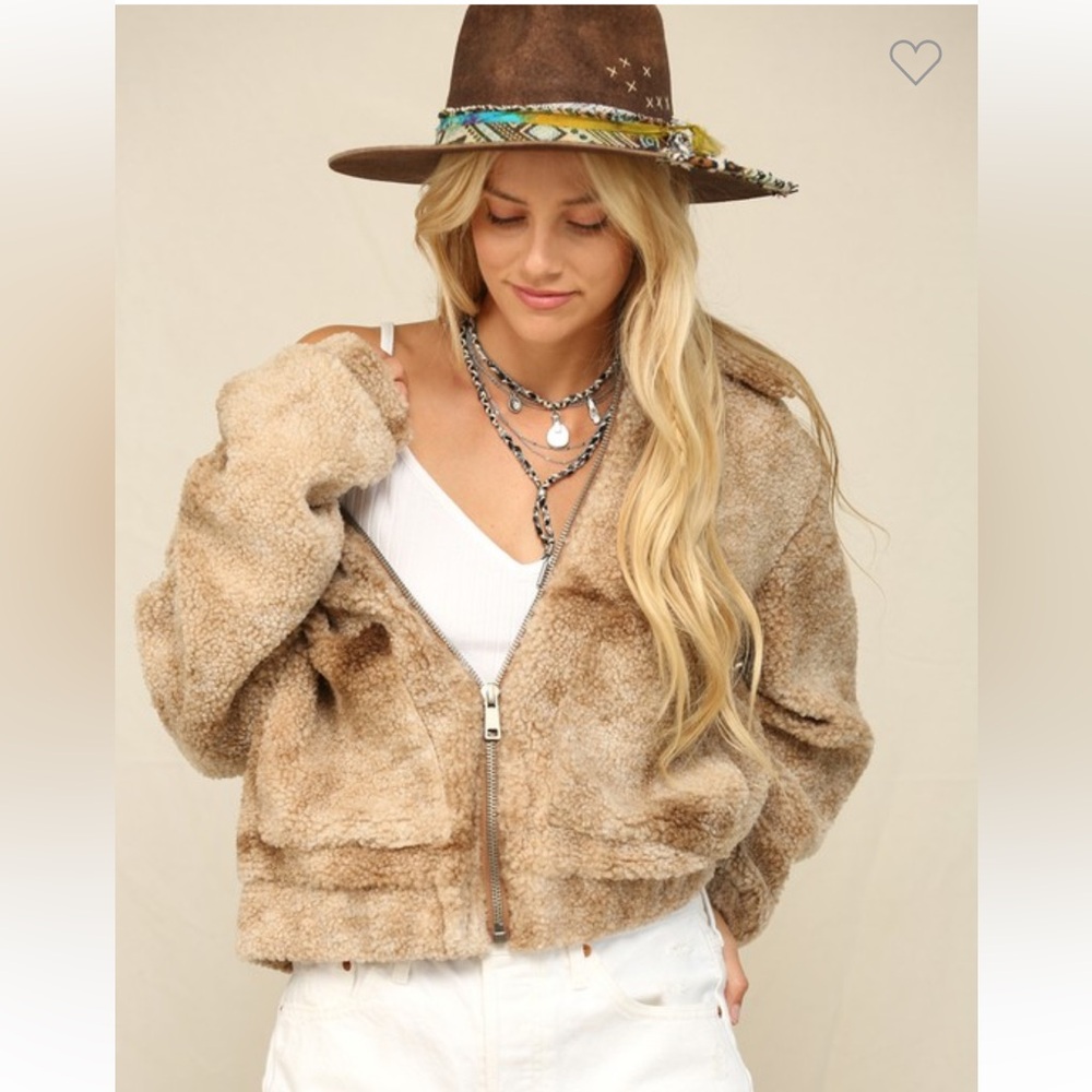 Plush Teddy Zip-Up Jacket in Beige Brown
